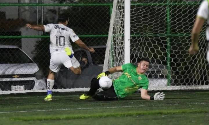 Black Bull La Cuadrilla busca el liderato lunes, 3 de noviembre de 2025