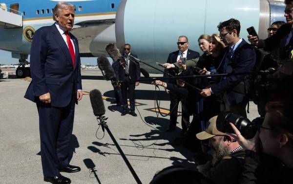 Trump afirma que una guerra con Venezuela es improbable, pero dice que el tiempo de Maduro ha terminado