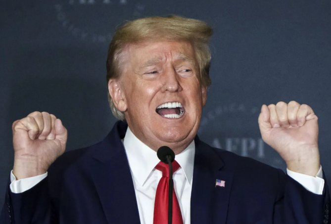 Donald Trump vuelve a estar en el ojo del huracán por nuevas pruebas del caso Epstein