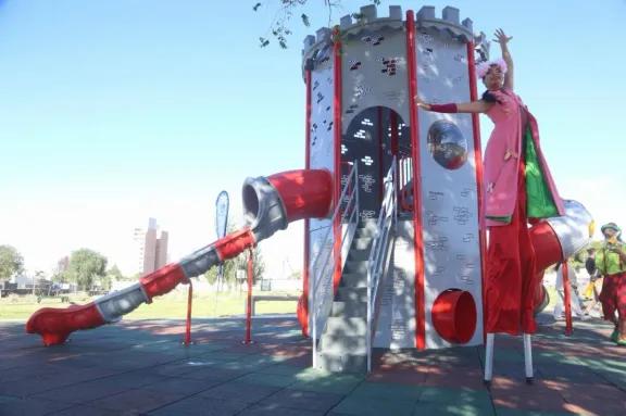 Se inauguró un parque temático infantil con un fuerte medieval en el Jaime de Nevares