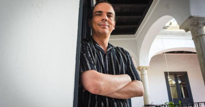 El dramaturgo Alberto Conejero estrena en la Madraza ’Breve tratado sobre Medusa', "un ritual escénico de reconciliación" del autor con la crítica de Granada