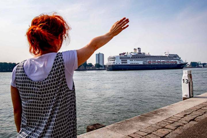 Carnival Passenger Slams 'Trashy' Cruiser Who Had Meltdown After Arriving Late, Then Flipped Everyone Off