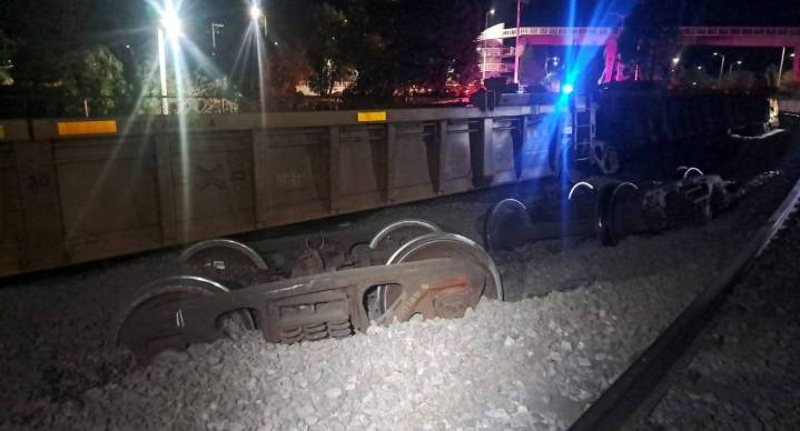 Se descarrilan 10 vagones en Zacatecas; autoridades atienden el incidente