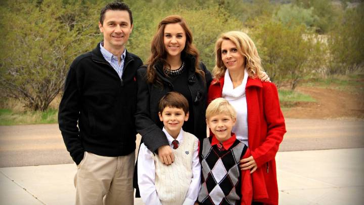 People Keep Assuming Kansas Friesens are Secretly Canadian