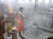 Ujjain: Bhasma Aarti performed at Mahakaleshwar Temple