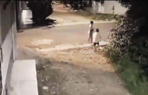 Viral video: Two kids were playing near road; then an unexpected danger appeared