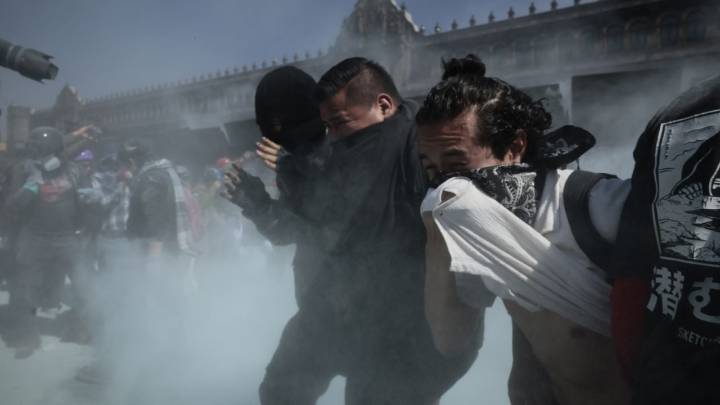 Culmina con disturbios manifestación de la Generación Z en Zócalo de la CDMX