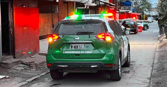 Portonazo en San Bernardo: cinco delincuentes armados y con capuchas atacaron a víctima