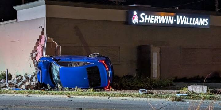 OVI-related crash into building closes Ridge Road