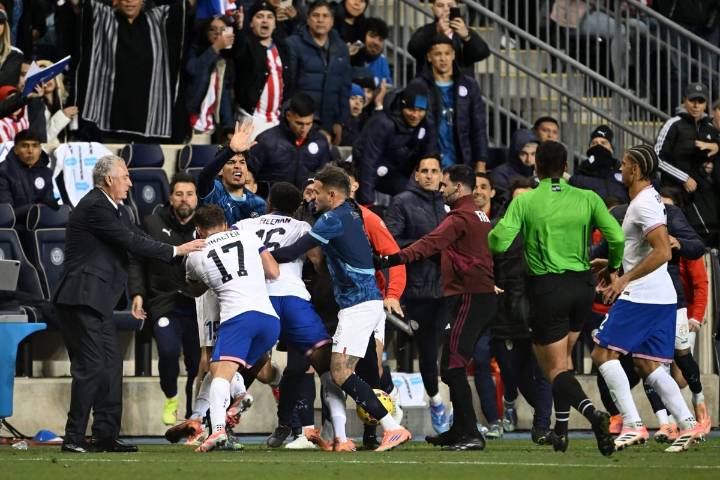 USMNT coach Pochettino laments 'dangerous' fight, lauds team spirit in Paraguay win