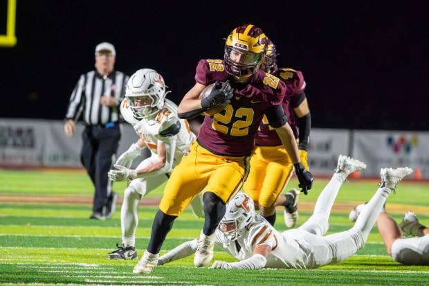 Windsor leaves no doubt as it dominates fellow 3A contender Mead