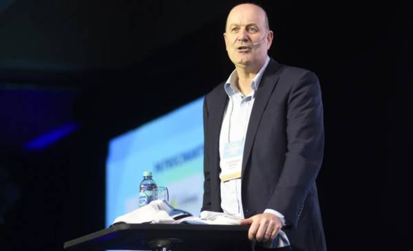 Sturzenegger explica la reforma laboral: “Que suban los sueldos y haya empleo"