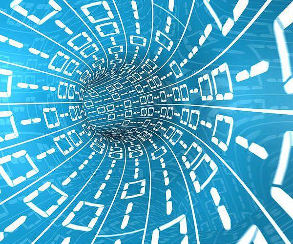 'Splinternets' threat to be avoided, says web address controller