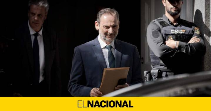 El Supremo cita a Ábalos y Koldo para revisar si los envía a prisión