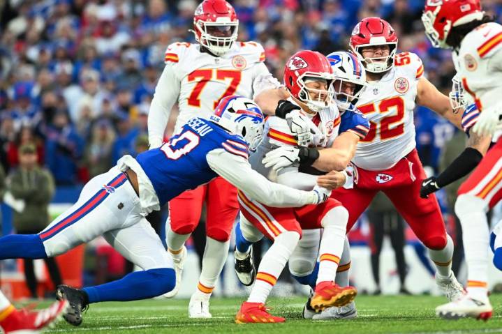 Patrick Mahomes has one of the worst games of his career in loss to Bills
