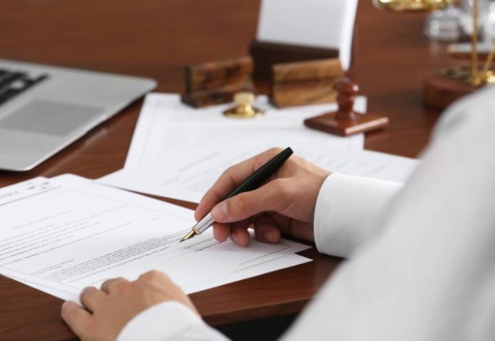 Cargos contra exgerente de Energuaviare por presuntas irregularidades en alquiler de pista de patinaje sobre hielo