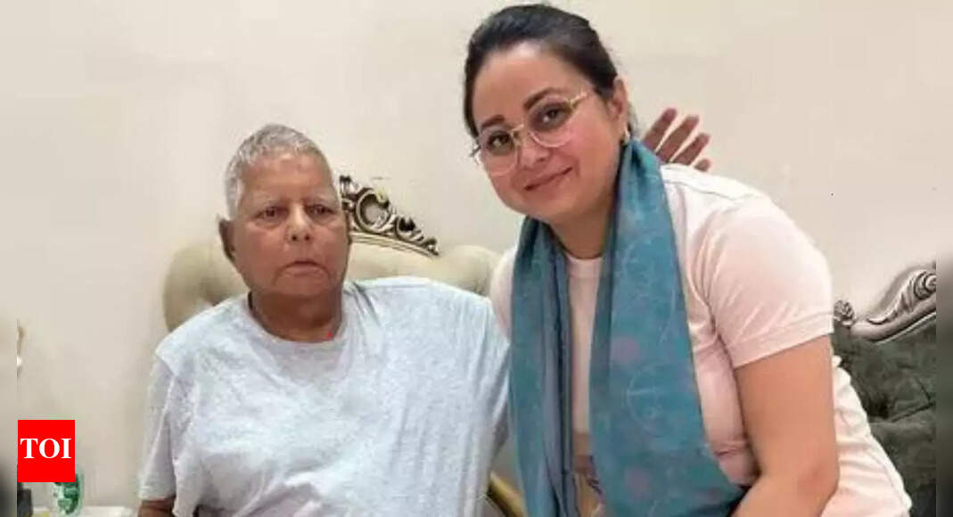 Row after rout: Lalu's daughter Rohini quits politics, 'disowns' family