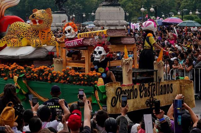 Arranca desfile de Día de Muertos en CDMX