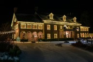Historic mansion brings glitz, glamour and Gatsby to its holiday party