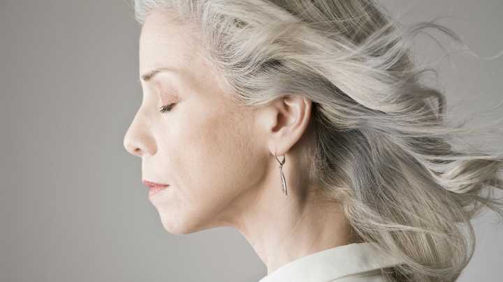 Científicos descubren una sorprendente relación entre las canas y el cáncer