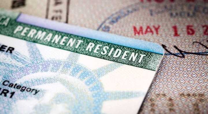 ¡Atención inmigrantes! estos son 3 requisitos clave para residentes con Green Card al viajar fuera de EE. UU.