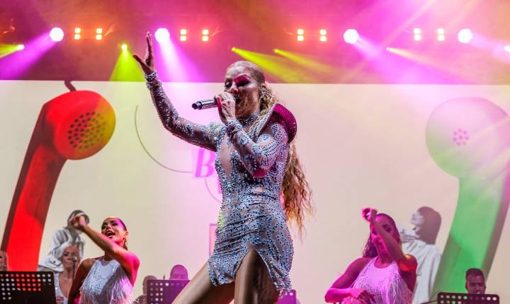 FOTOS: Olga Tañón encendió la Navidad en Manatí