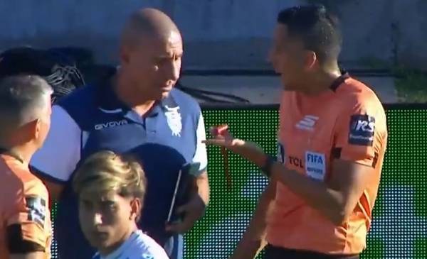 Violenta situación en Gimnasia vs. Vélez: le arrojaron un martillo al árbitro