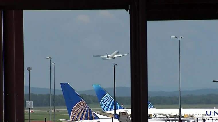 Cierre del gobierno en EE. UU. desata crisis en aerolíneas