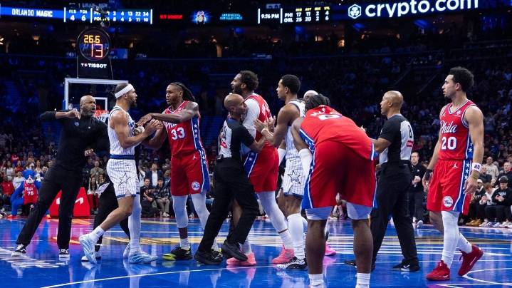 Orlando's Jalen Suggs ejected in first half after heated altercation with Andre Drummond, 76ers