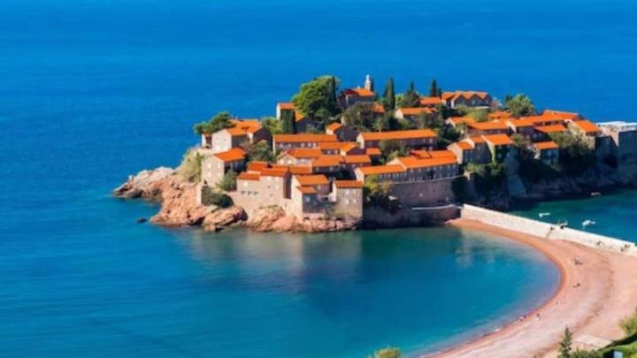 The Island Where Time Doesn't Exist And People Play Football At 3am