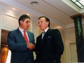 Riña de gallos, el aterrizaje en una ruta y la mentira por seis almendros: la amistad de Menem y el padre del nuevo presidente de Bolivia