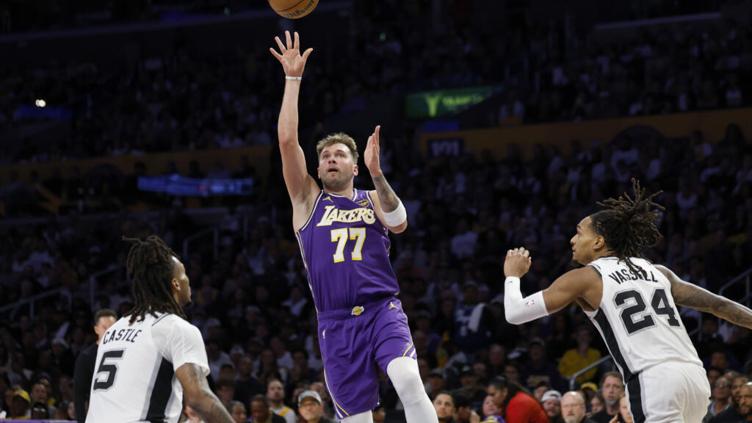 Derrotaron Los Lakers a los Spurs; 35 puntos de Doncic