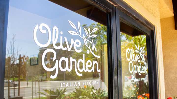 The Strict Rules Olive Garden Follows When Handling Food Allergies