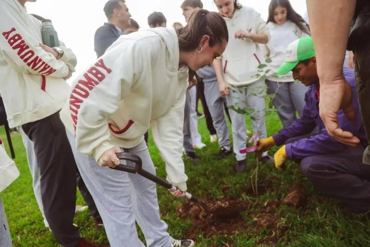 Plantaron especies autóctonas en el marco de un programa impulsado por Francisco