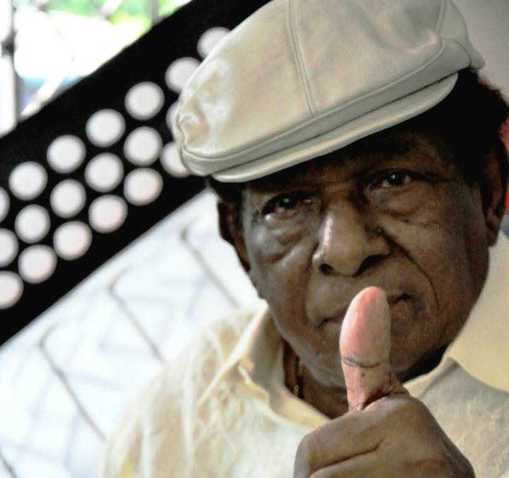 Calixto Ochoa dejó consignada su vida entre cantos e historias de amor