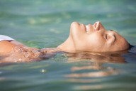 Cómo vivir cerca del agua mejora tu salud mental, emocional y física, según la neurociencia