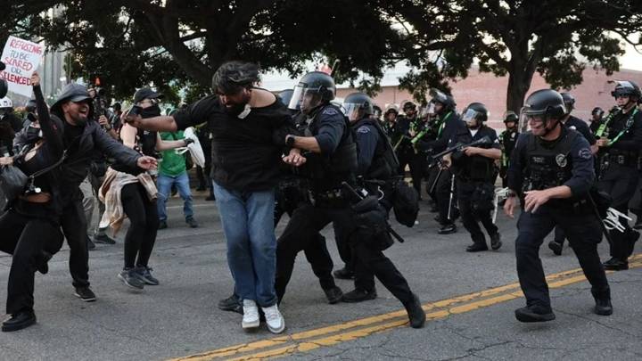 Por redadas migratorias, comunidad latina de EU reprueba a Trump