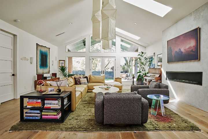 A picture-perfect Ormewood Park abode provides a cozy, creative haven for an art