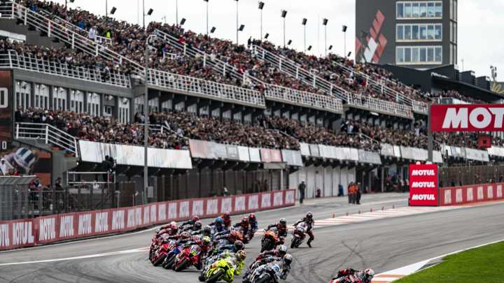 MotoGP vuelve al Ricardo Tormo ante 93.972 aficionados entregados