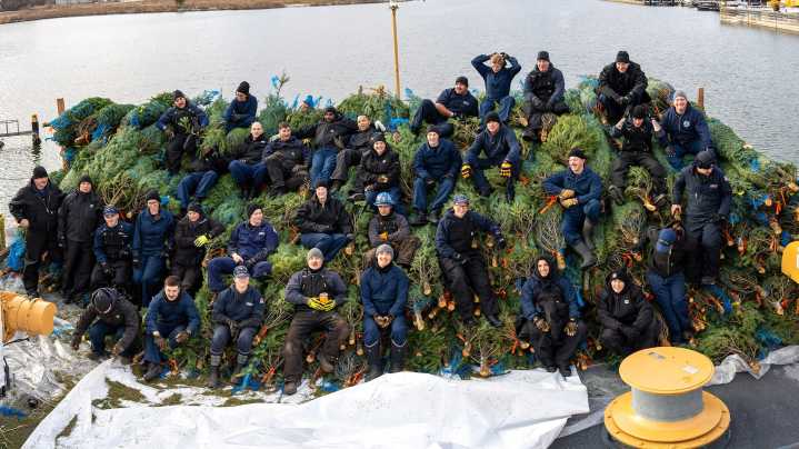 Legacy of the Rouse Simmons lives on in 'Christmas Tree Ship' tradition