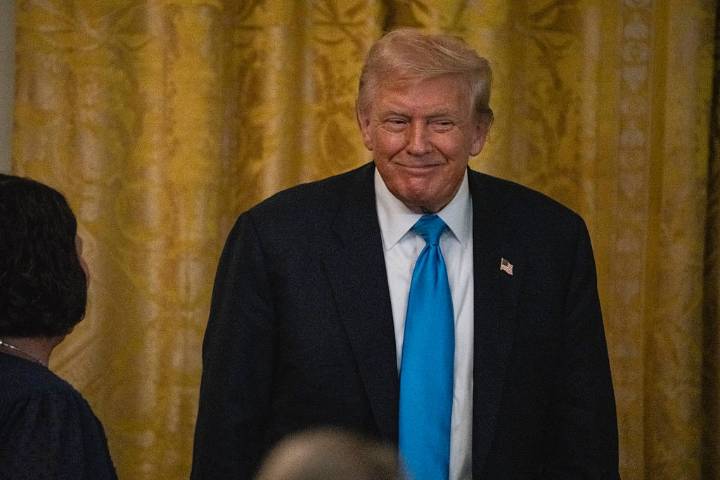 ‘Bet He Wants That Pic Burnt’: Trump Brags He’s ‘Hotter Than Ever,’ But the Photos Tell a Different Story That Even Karoline Leavitt Won’t Be Able to Defend