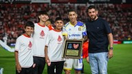 Ángel Di María tuvo su reconocimiento en la cancha de Instituto, en la previa ante Central