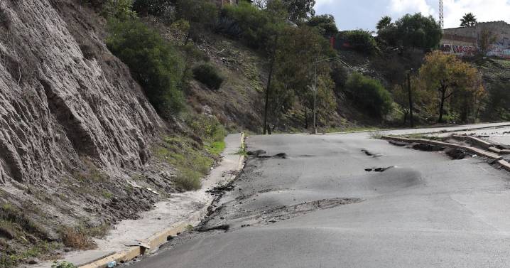 Monitorean deslizamiento en la colonia Sánchez Taboada