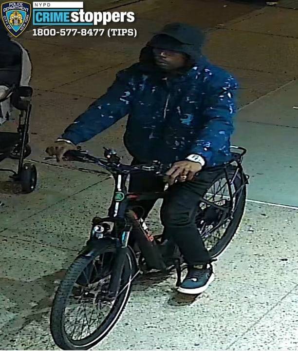 Bike-riding phone snatcher strikes across Manhattan targeting women