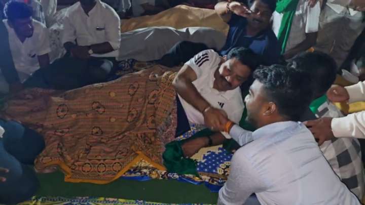 BJP state chief Vijayendra celebrates 50th birthday with protesting farmers at midnight in Belagavi