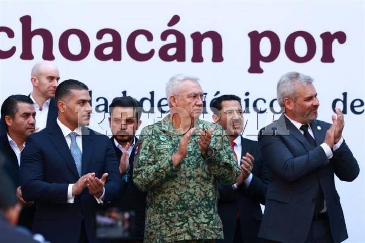 Quieren 'sellar' Michoacán; 'no entran ni salen criminales'