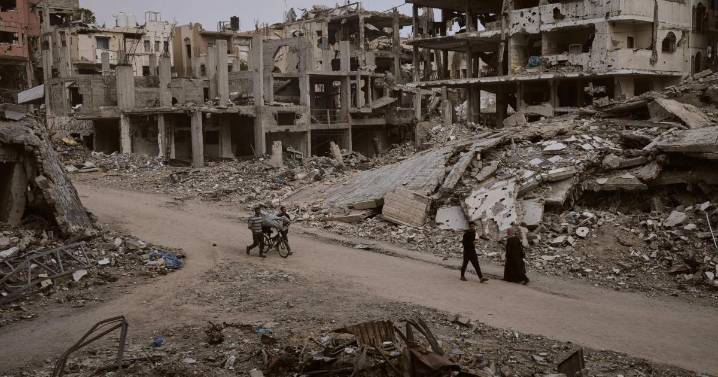 Hamas returns set of human remains as fragile ceasefire holds