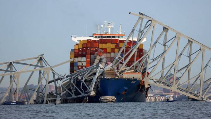 A misplaced wire label caused a power outage on a massive container ship, sending it crashing into a bridge, the NTSB finds