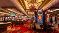 Clausuran 13 casinos por irregularidades financieras en 8 estados del país