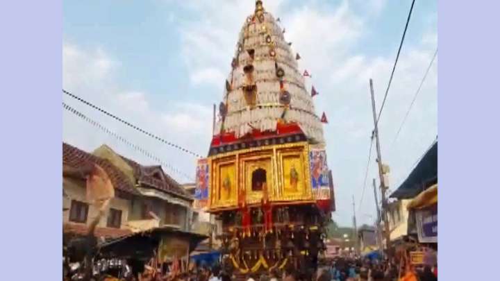 Devotees throng Sabarimala temple for annual Mandala